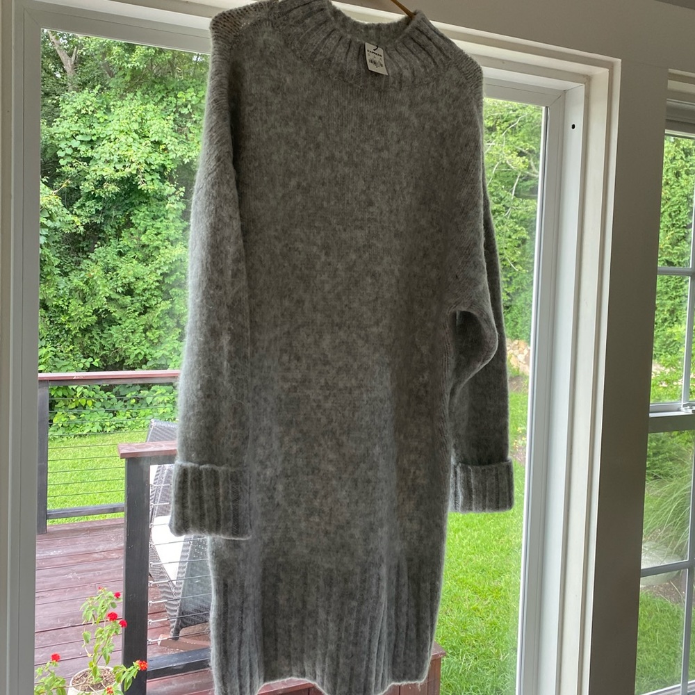 Women’s Gray Express Sweater Dress Size M